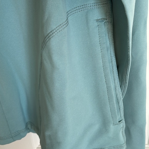 NEW! Shadow Sport Fitted Mock-Neck Zip Front Athletic Jacket, Lt Blue. M, XL - Picture 10 of 14